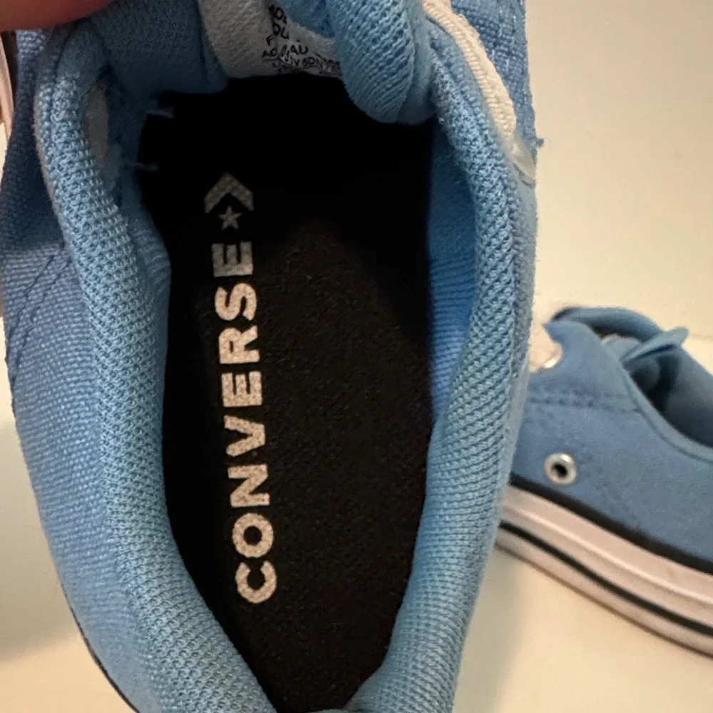 Blue and White Low-Top Sneakers converse All Star Sz 11 blue